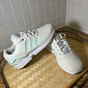 Womens Adidas Sneaker